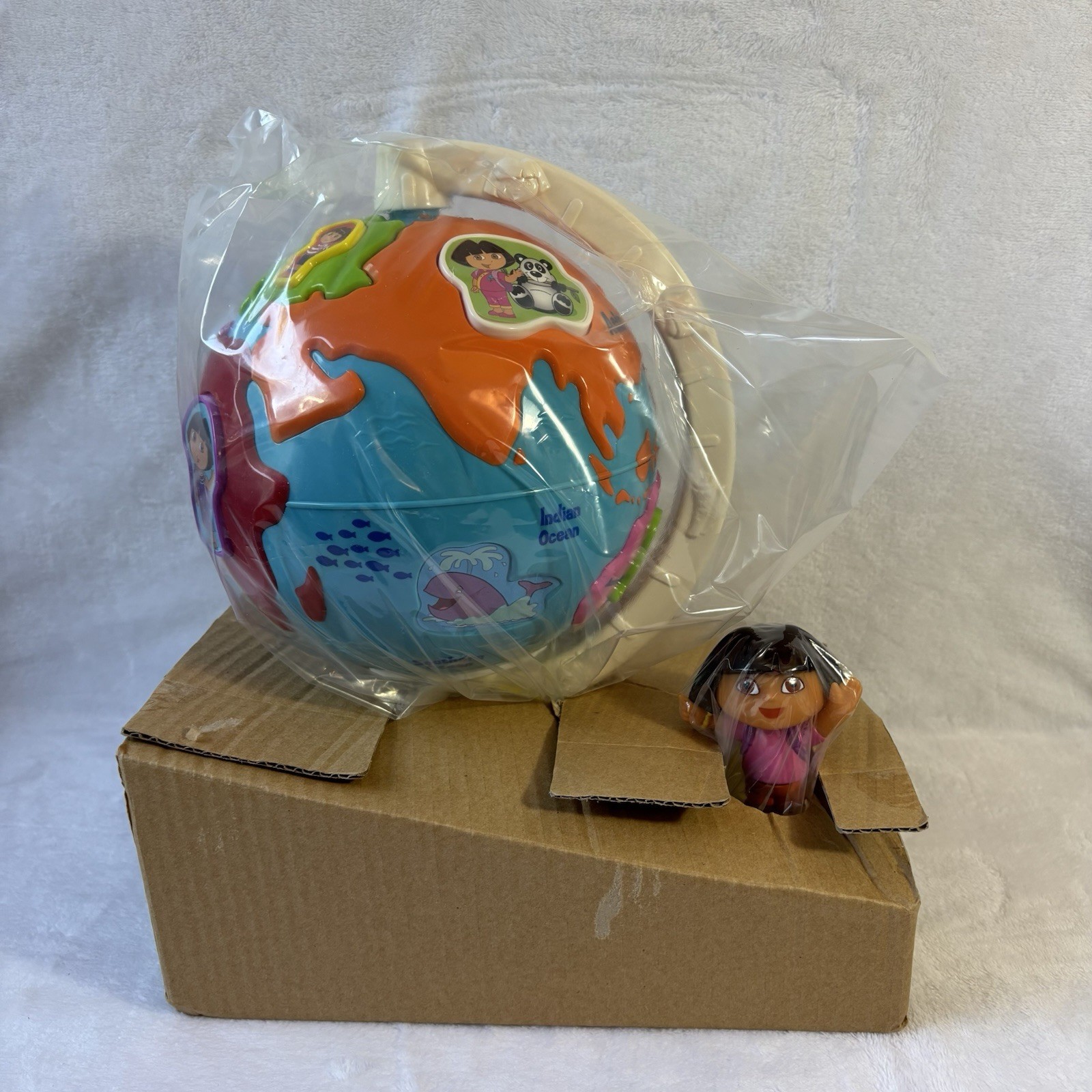 2007 VTech Dora The Explorer TV Adventure Globe Plug N Play Game NEW In Open Box