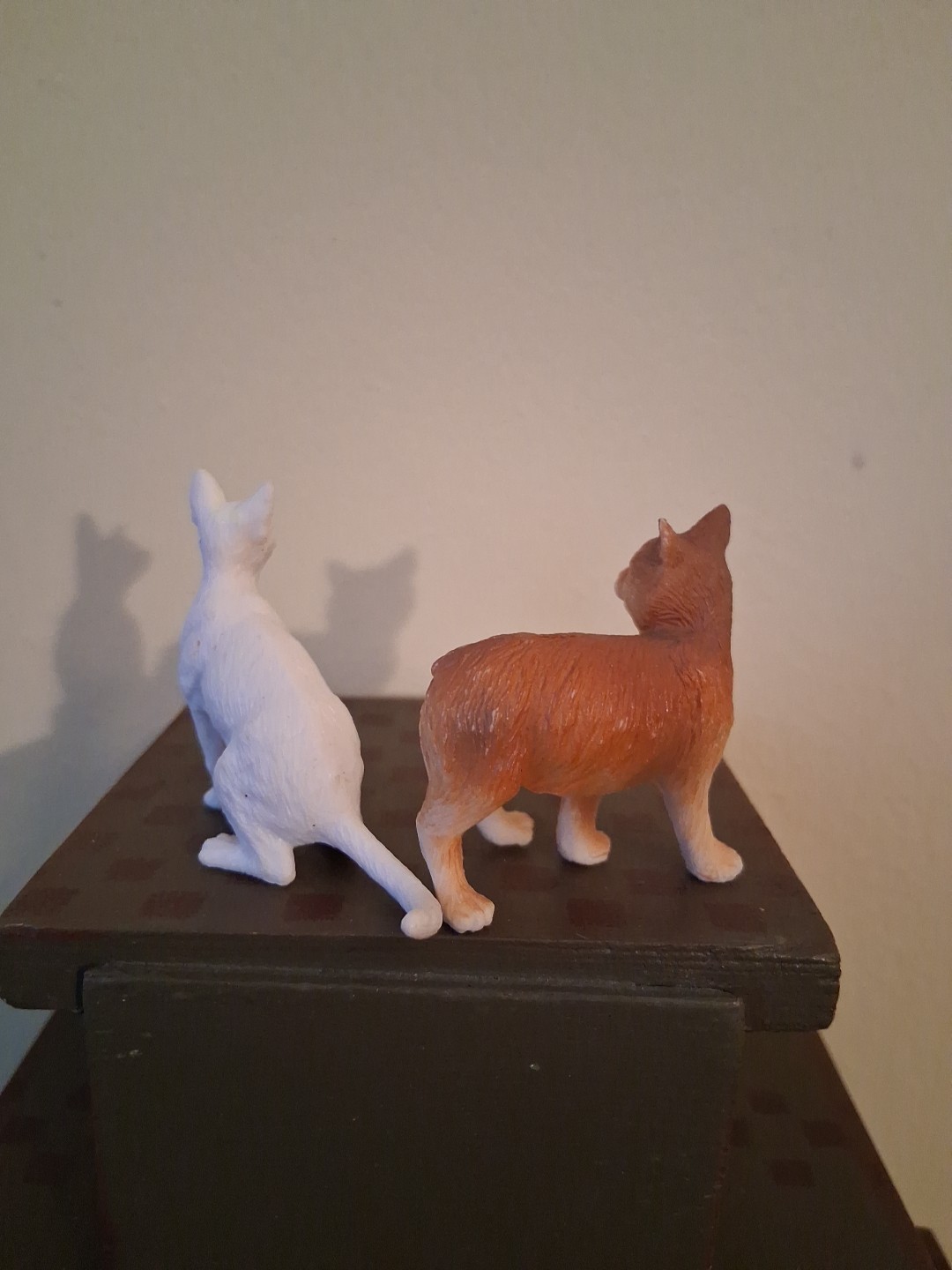 Miniature 7 Cats Figure Lot of Hard Plastic. 2 “