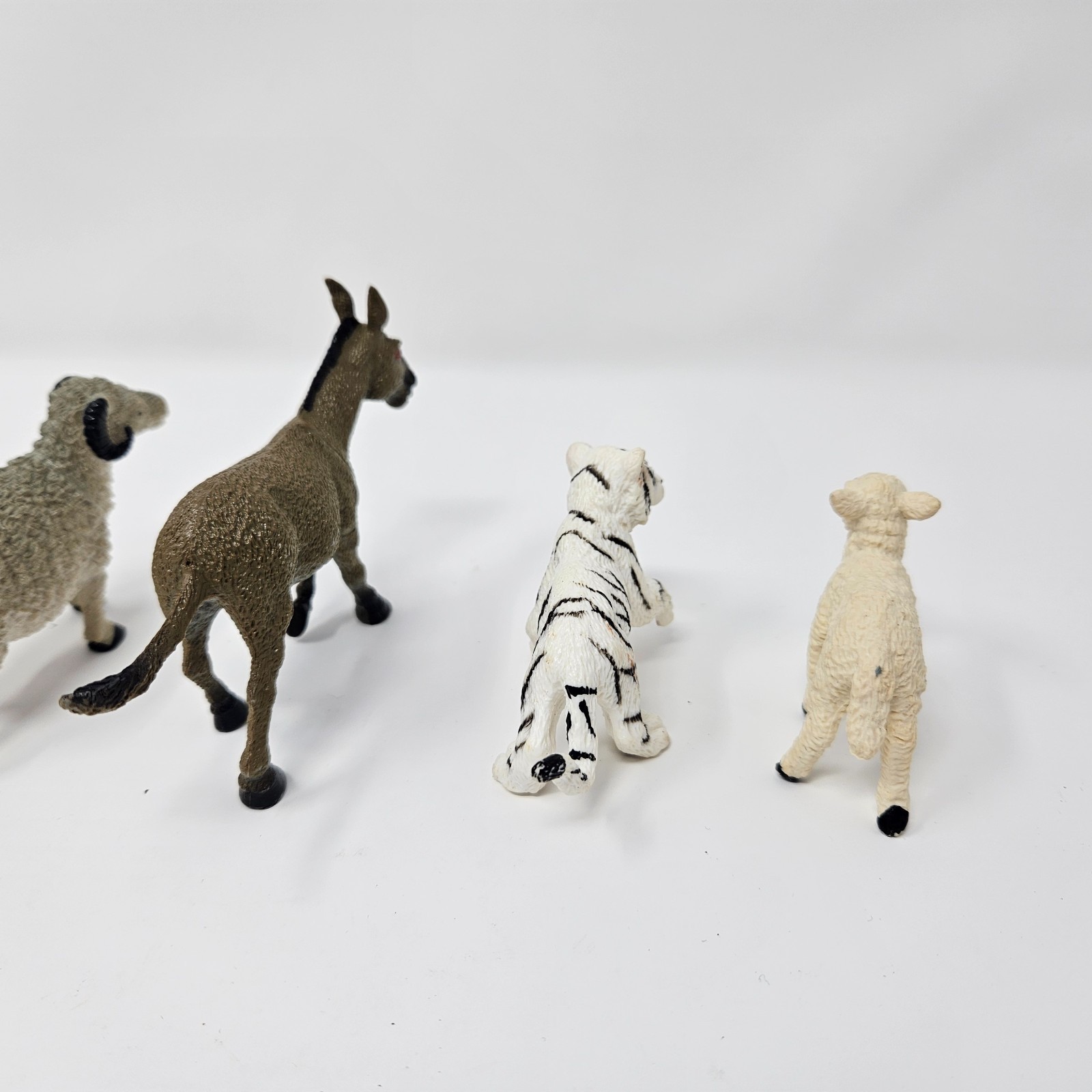 Mojo Safari Mixed Animal Figures Lot of 6
