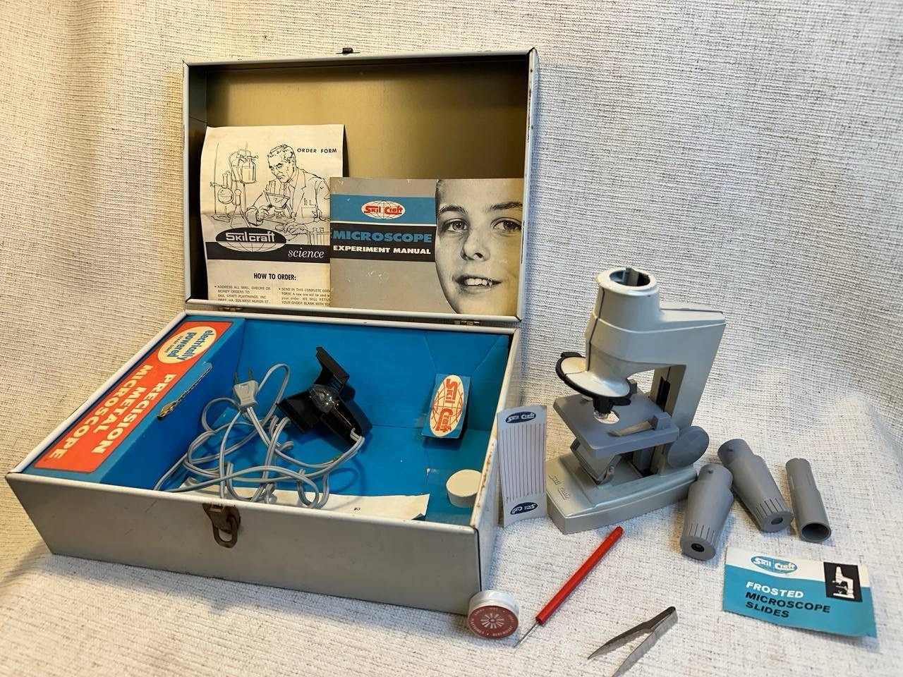 Skil Craft Microscope Lab Set 1960s Vintage Metal Case w/ Accessories 030-6-76