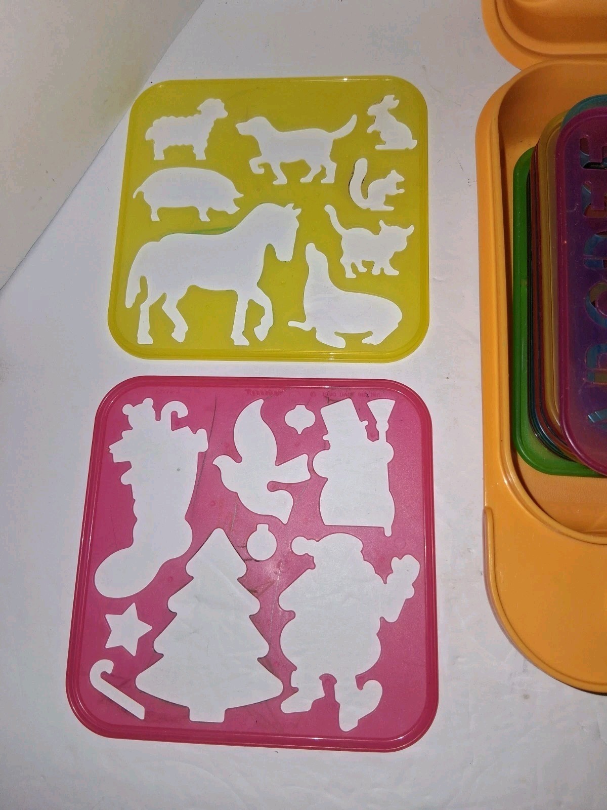 Vtg Tupperware Alphabet Carry Case 20 Stencil Lot Yellow ABC Pencil Lunch Box