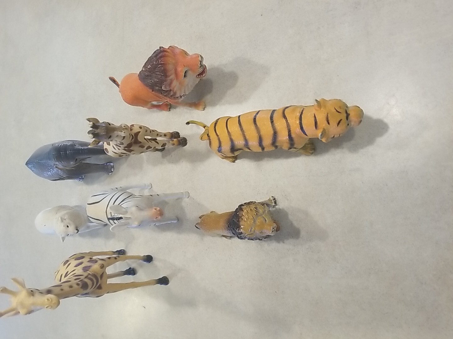 Large Lakeshore Safari Animals Mixed Lot Of 8 Lions Tigers Giraffe 8 in