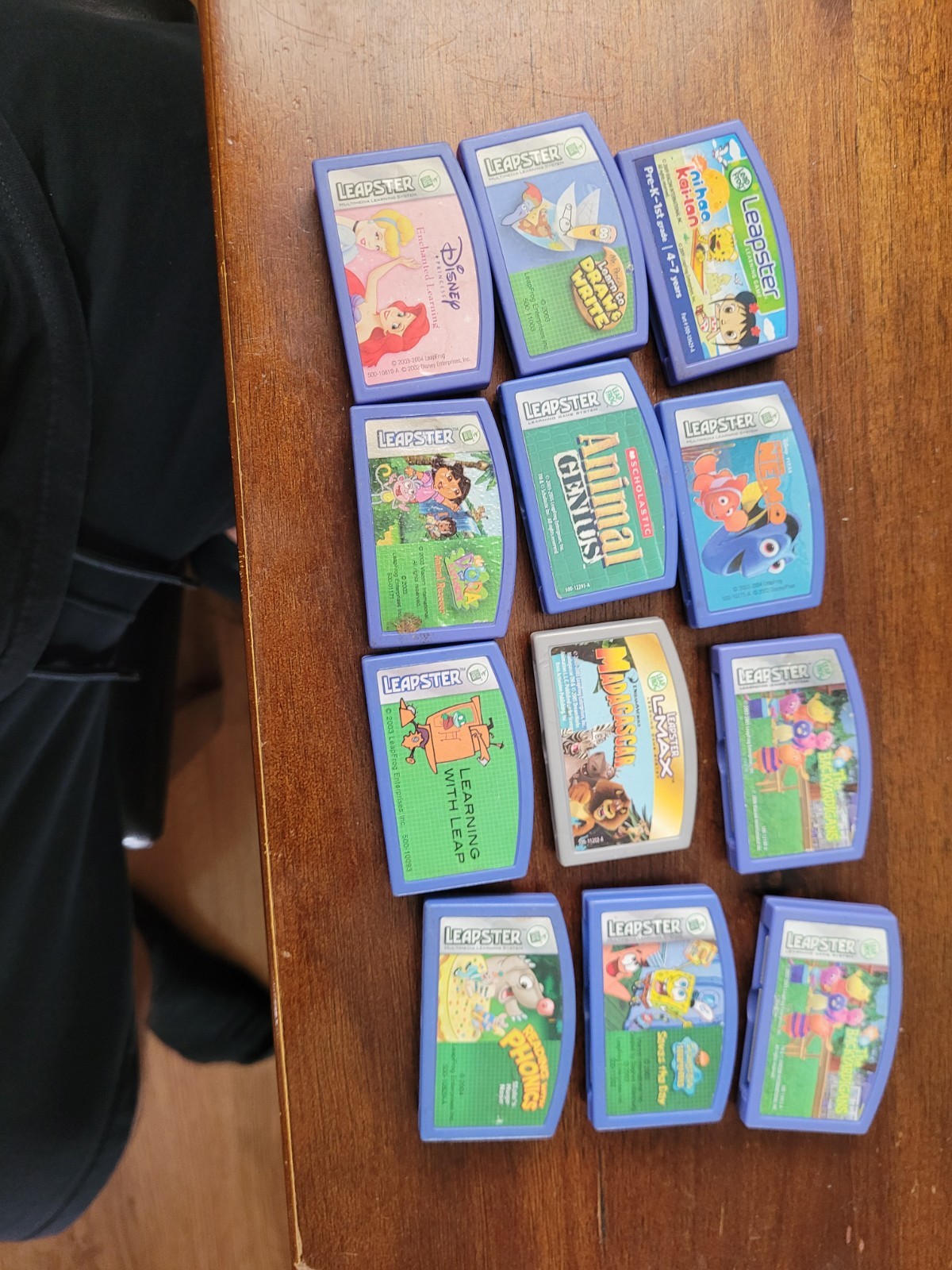 LeapFrog Leapster Learning Game Cartridges Lot of 12 not all tested.