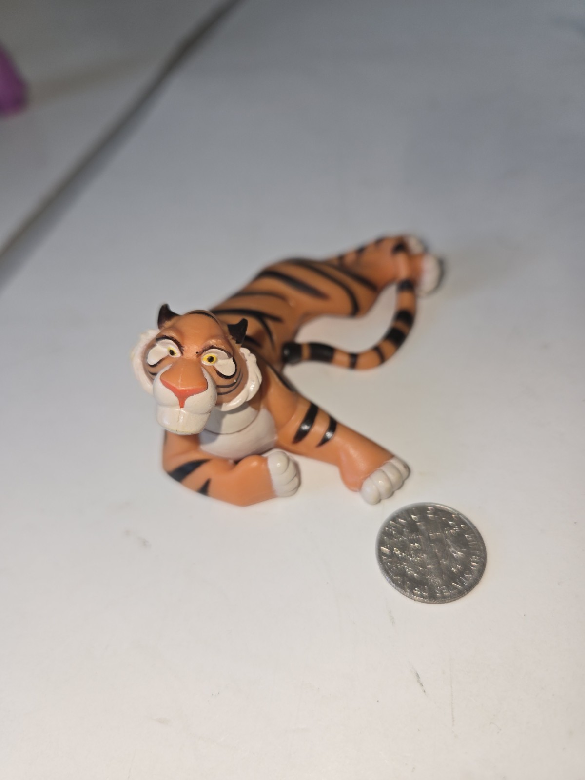Disney Store Aladdin Jasmine’s Tiger Rajah PVC Figure Laying Down 4″