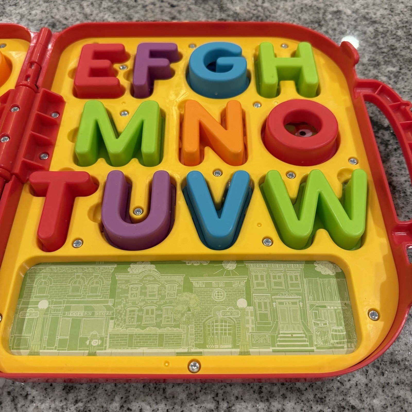 Sesame Street/Hasbro Elmo’s On The Go Alphabet Letters Carry Case-*READ/Lt Flaws