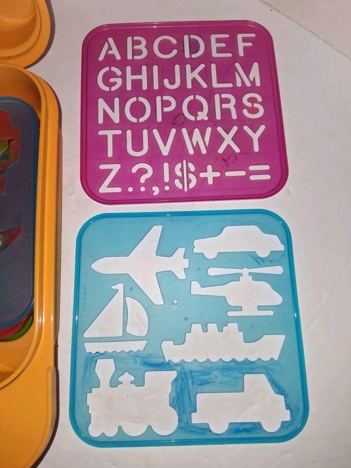 Vtg Tupperware Alphabet Carry Case 20 Stencil Lot Yellow ABC Pencil Lunch Box