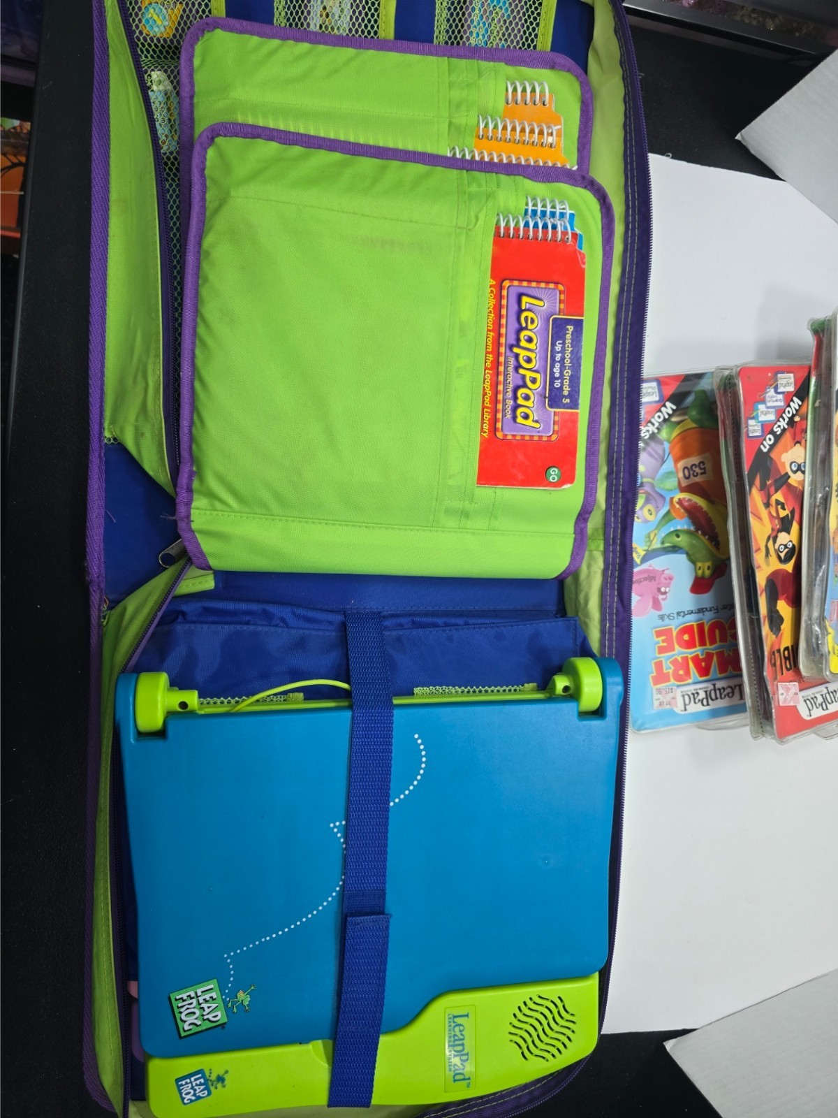 LeapPad Bundle With 14 Books and 12 Cartdriges