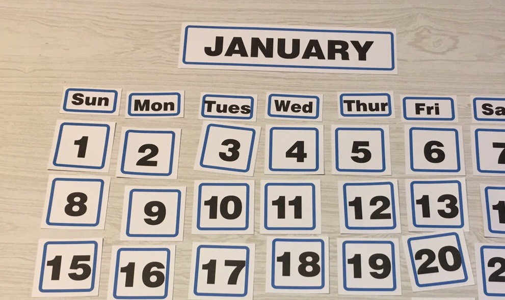 Blue Border January – 31 Laminated Calendar Squares + Blank Cards