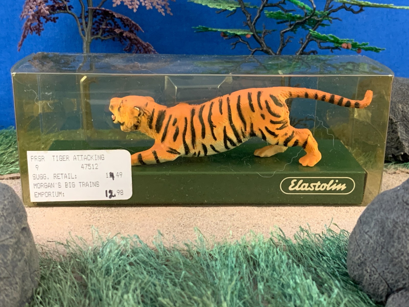 Elastolin by Preiser 5410 (47512) Tiger attacking Wild Animal Figures 1:25 scale