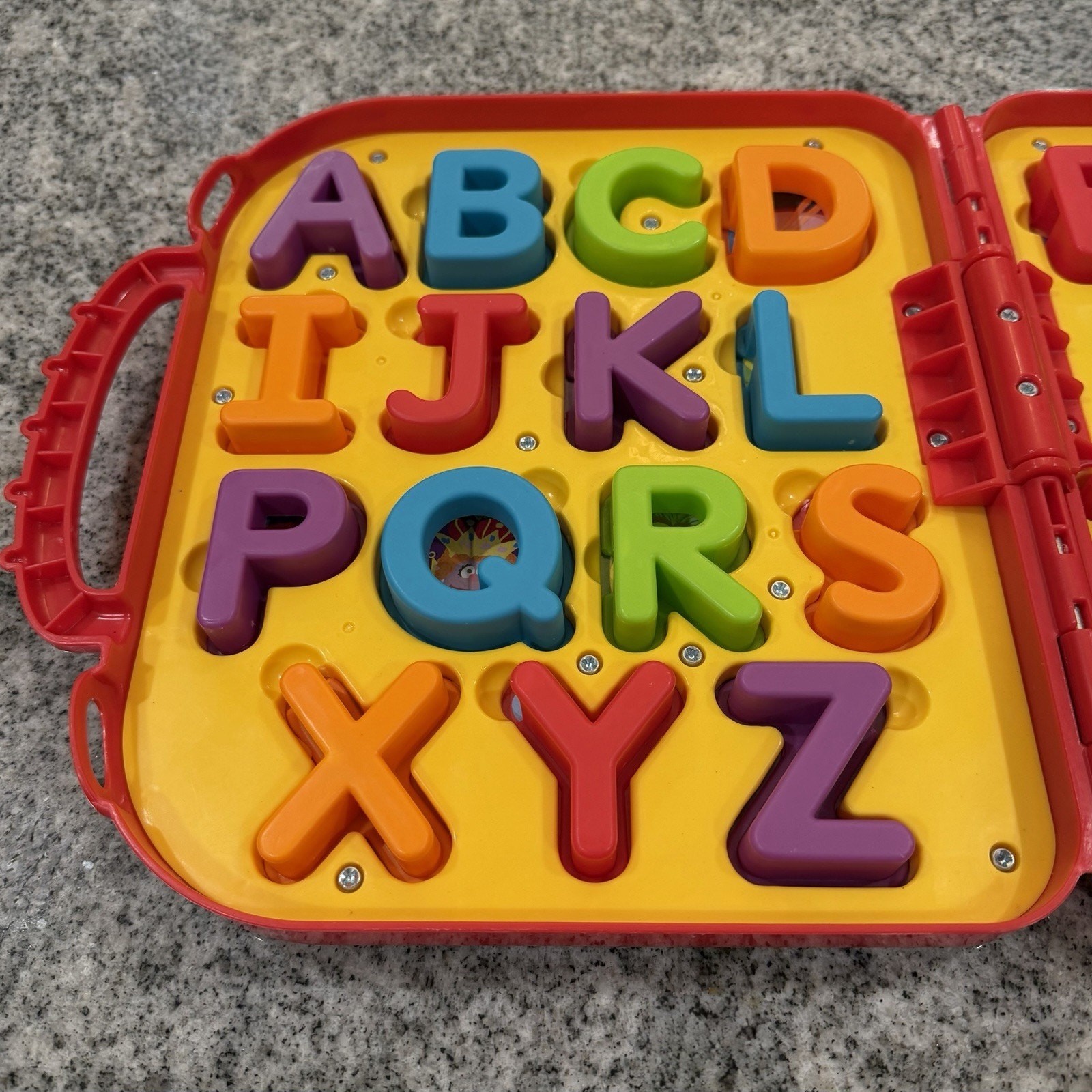 Sesame Street/Hasbro Elmo’s On The Go Alphabet Letters Carry Case-*READ/Lt Flaws