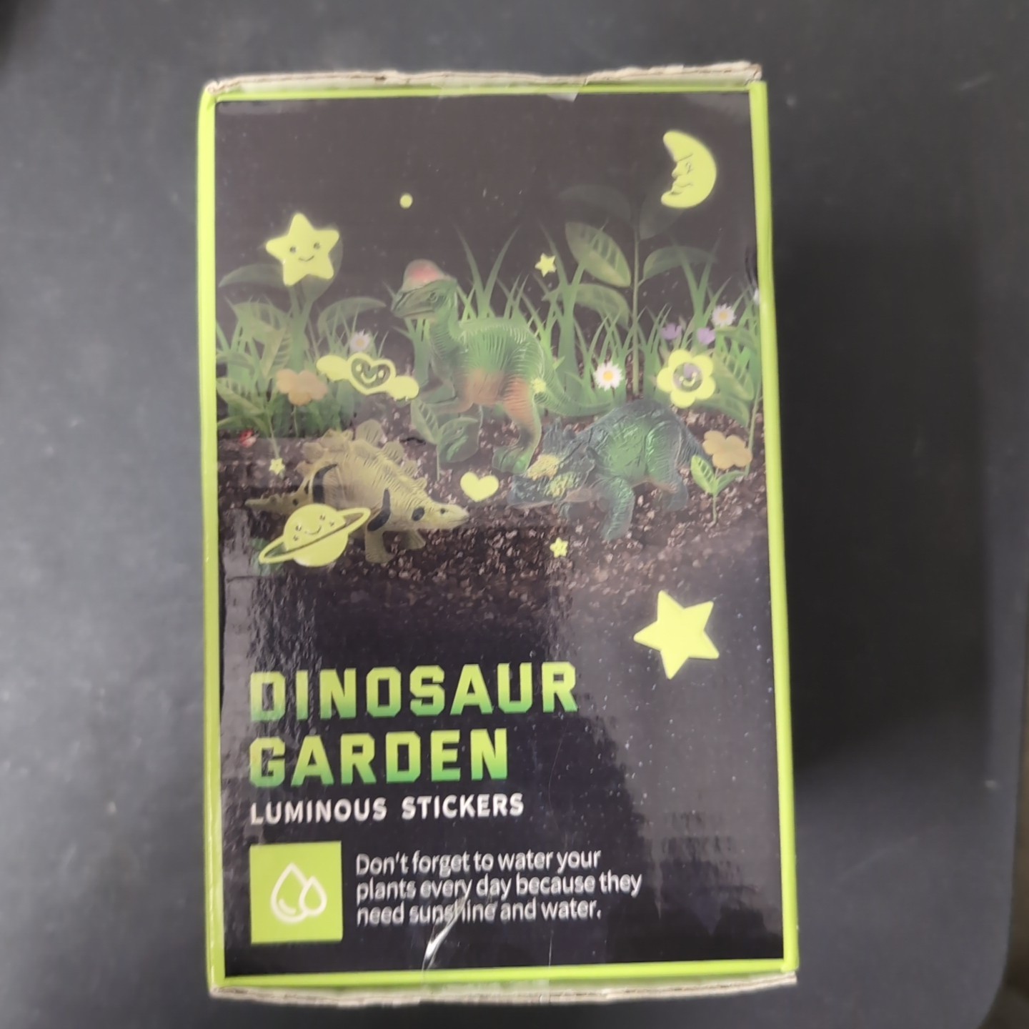 New LED Light-Up Dino World Terrarium Kit Complete with 3 Dinosaurs Stem