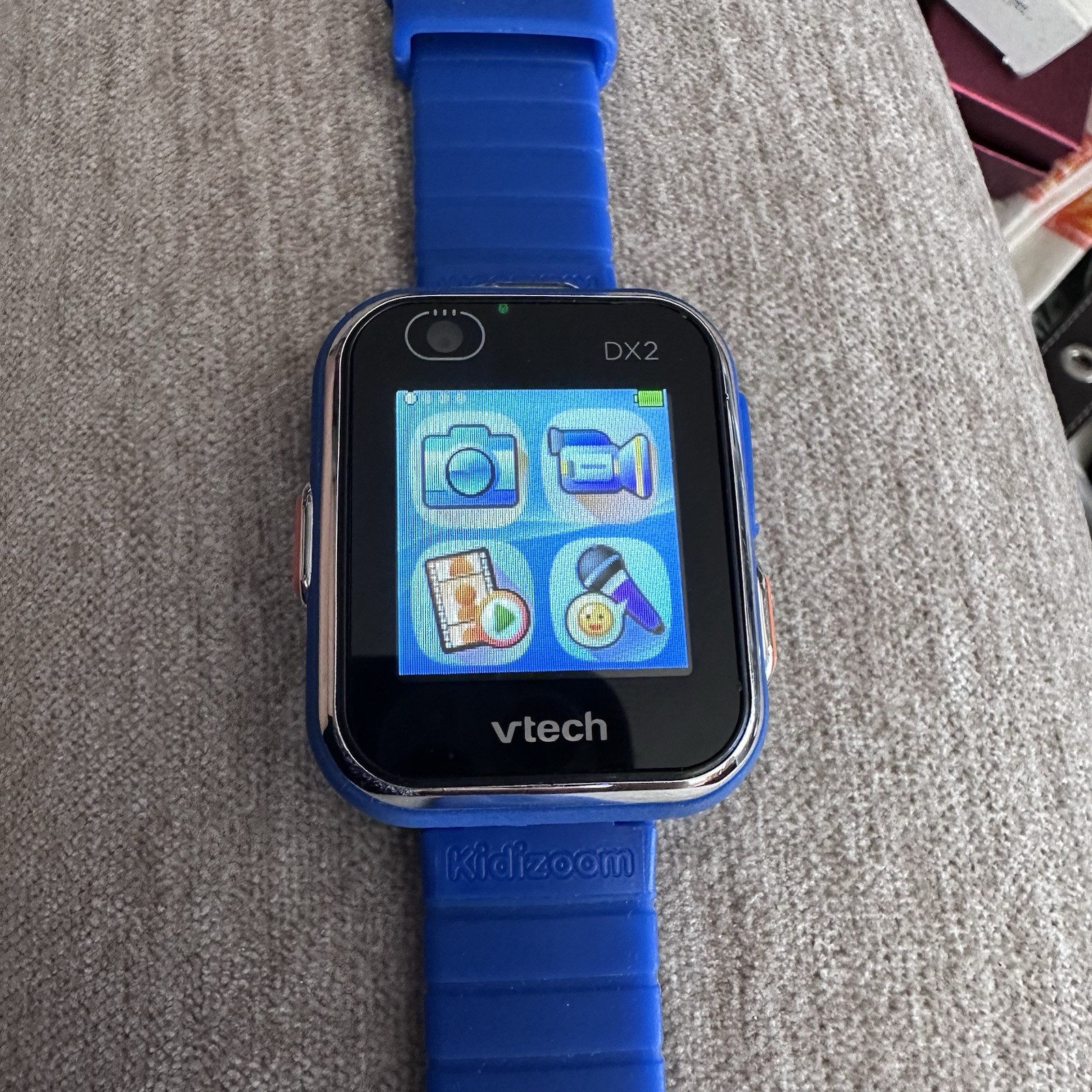 VTech 80-193808 Kidizoom Smartwatch DX2 Smart Watch – Blue Y2K nerd techy