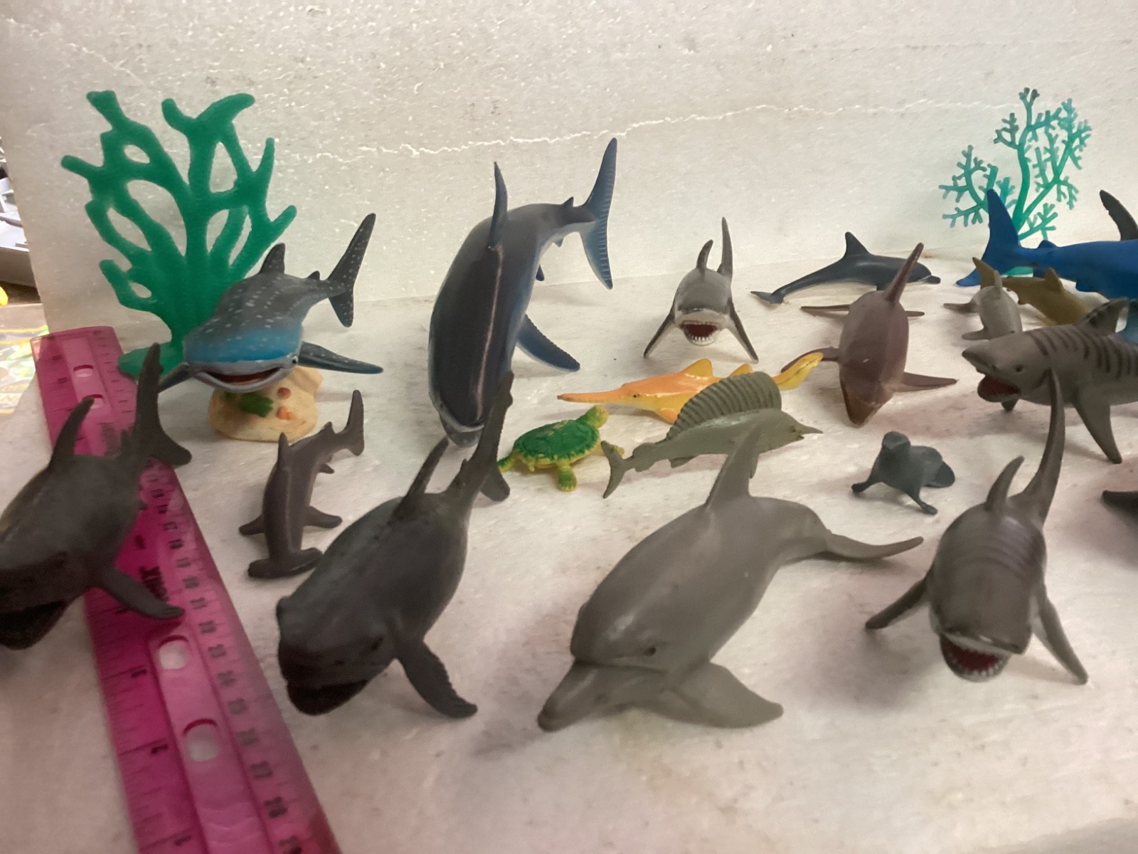 Mixed Lot 27 OCEAN SEA CREATURES Plastic Animals Toy Figures.