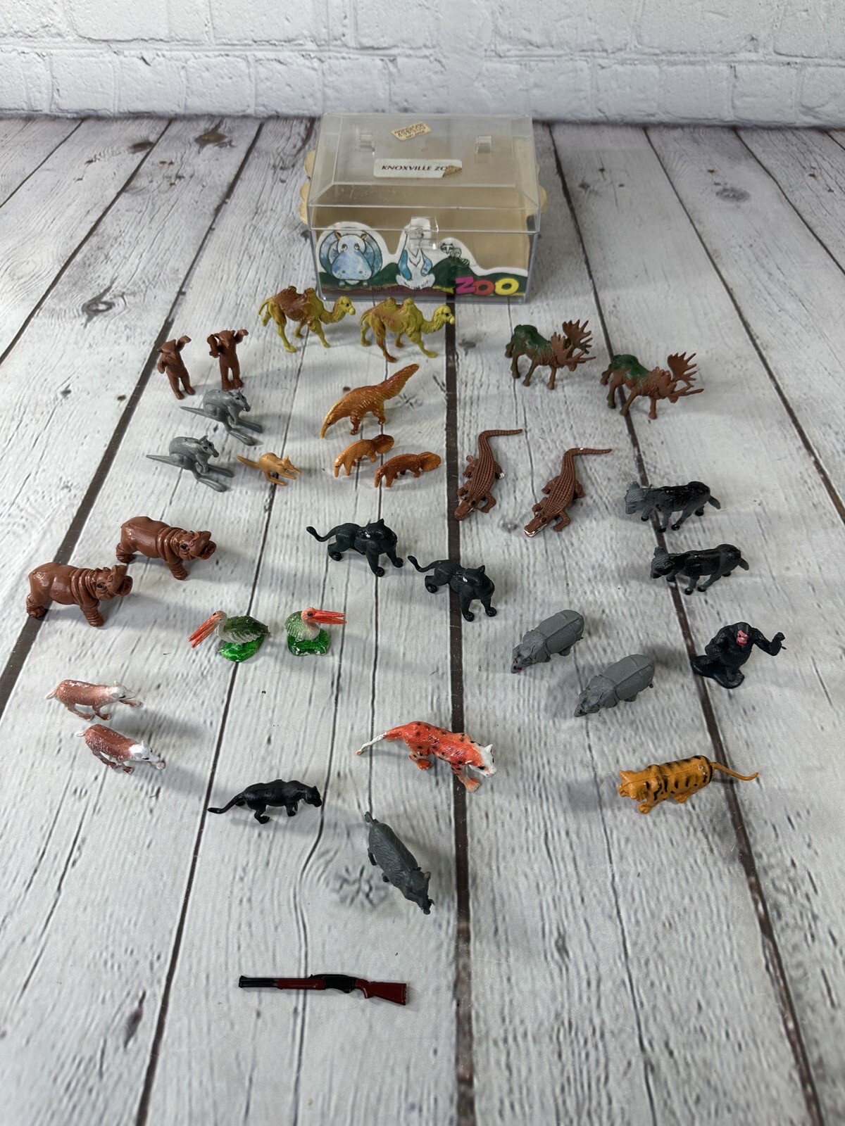 Vintage Knoxville Zoo 32 Piece Plastic Zoo Animals Hong Kong Ages 4 And Up, VGC!