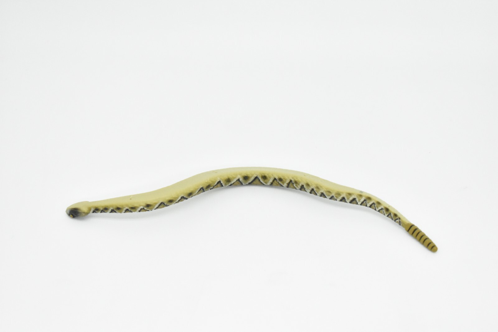 Rattlesnake Diamond Back Realistic Rubber Snake Hand Painted Flexible Toy CWG248