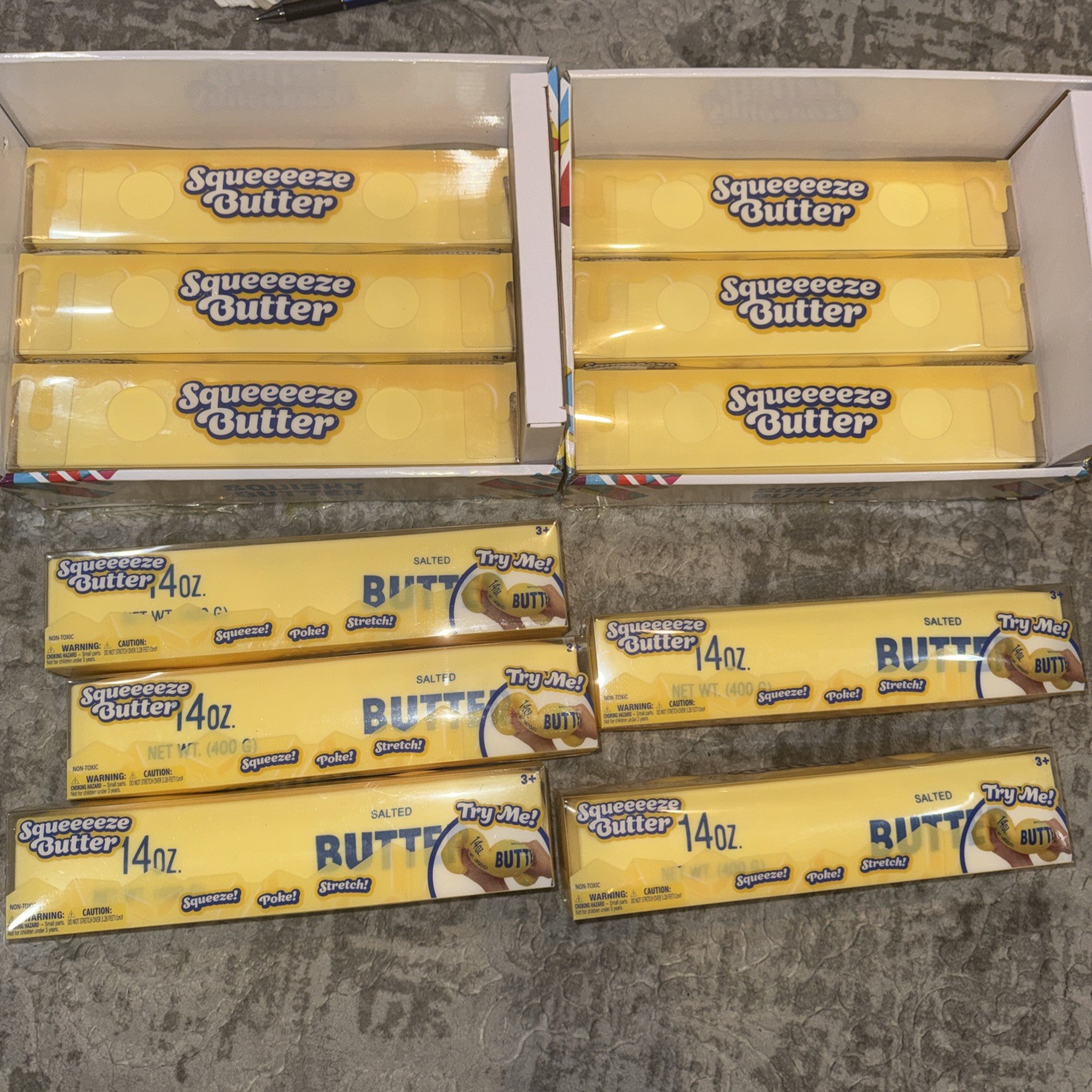 sunny days squeeeeze BUTTER 14oz LOT OF 11!! With 2 display case!! FAST SHIP