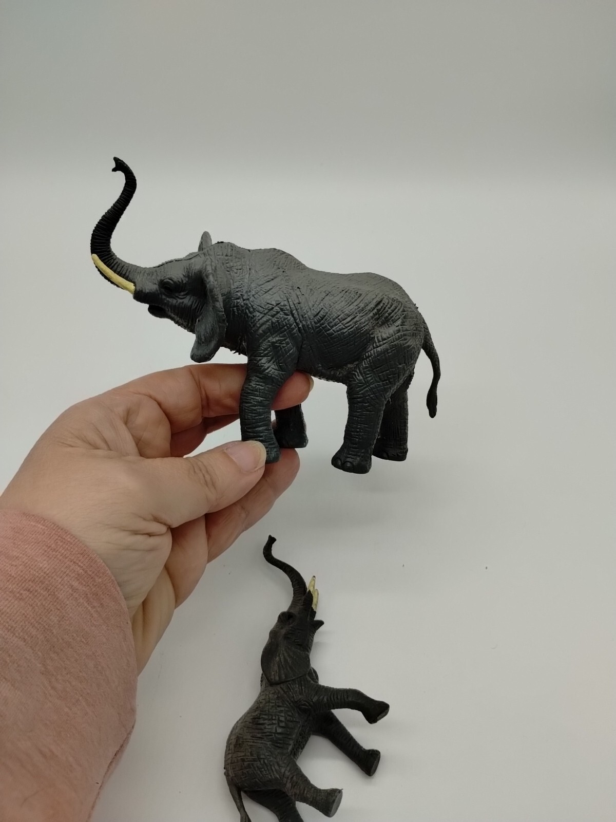 Vintage Lot Of 3 Plastic Toy Elephants 1998 China Safari 2.5, 3.5 And 4 Inches