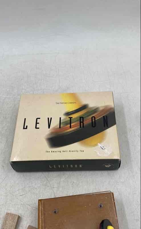 Levitron Magnetic Anti Gravity Top Physics Educational Toy With Box And Booklet