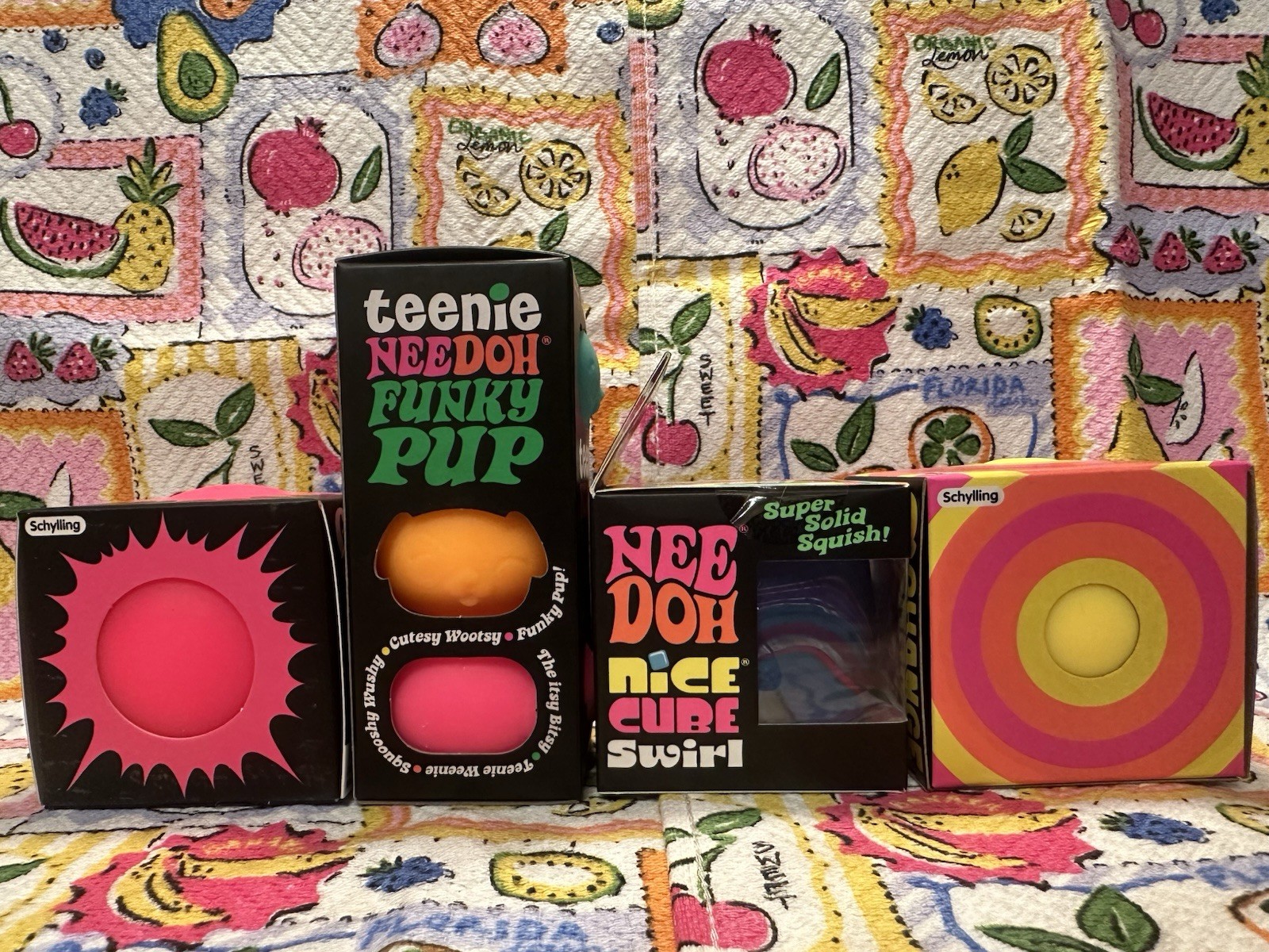 NEW❤️NeeDohs🌸Glow In The Dark🐶 Funky Pups💜💕💙Nice Cube Swirl💗Color Change🥳
