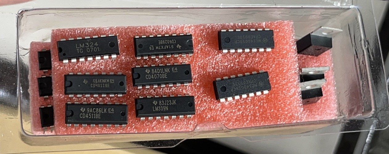 Radio Shack Technology Plus | Modern Electronics Learning Lab | Solderless Board