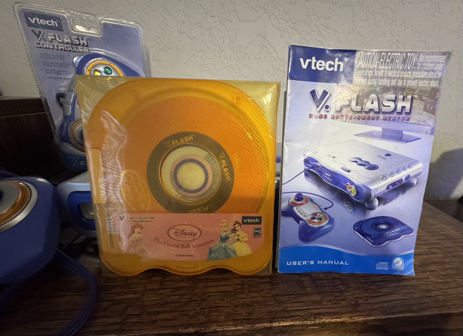 VTech V.Flash Home Edutainment System With 2 Games, manuals , Tested Works!
