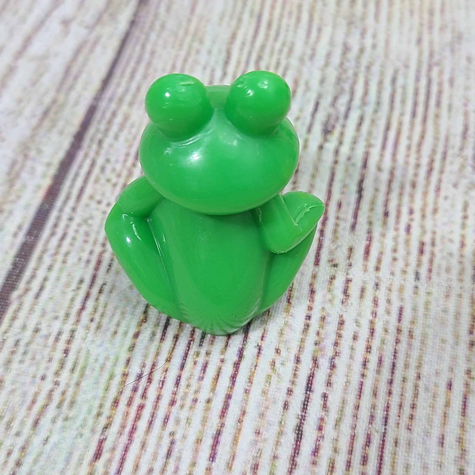 Frog Street Press Set of 12 Frog Counters Red Green Yellow Blue Educational