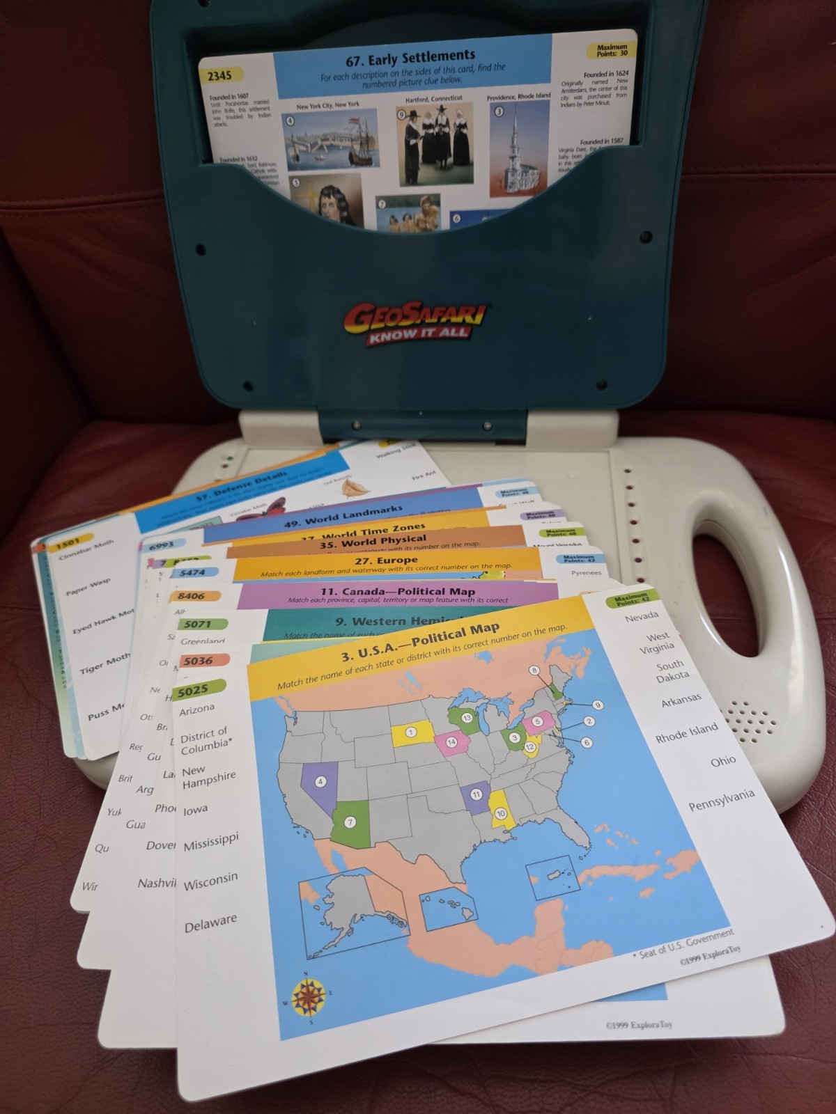 GeoSafari Know It All #6794 With 60 dbl Sided Cards. Good working condition