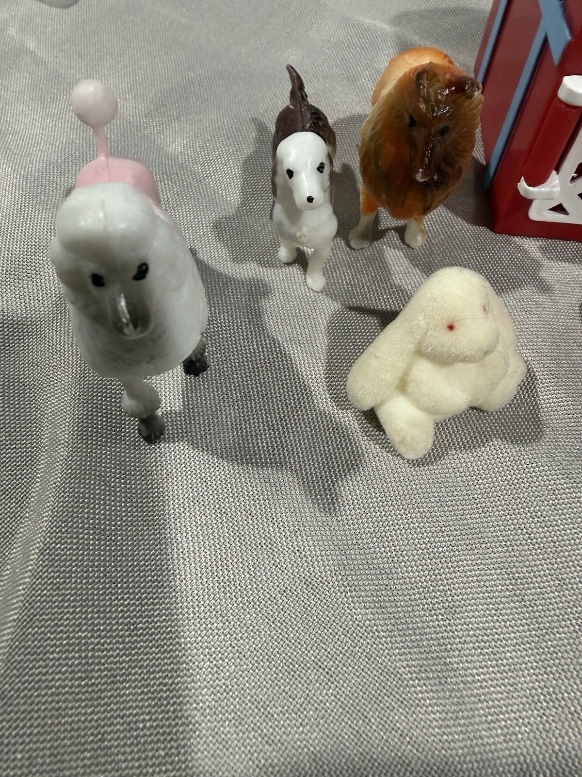 Lot Of 8 Mini Vinyl Plastic Dogs Cats Animal Figures Toys W/ Small Red Carrier