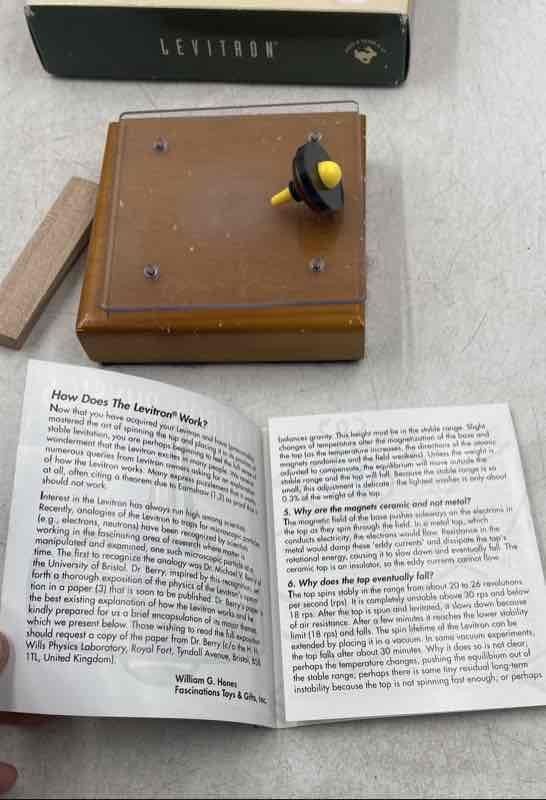 Levitron Magnetic Anti Gravity Top Physics Educational Toy With Box And Booklet