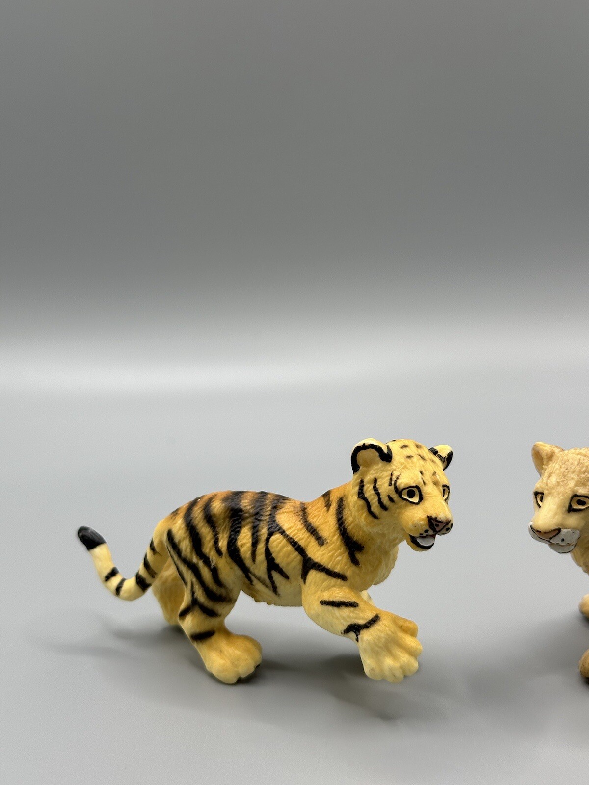 Retired Schleich White Tiger Big Cat And Safari Ltd Lion and Tiger Cub Figures 3