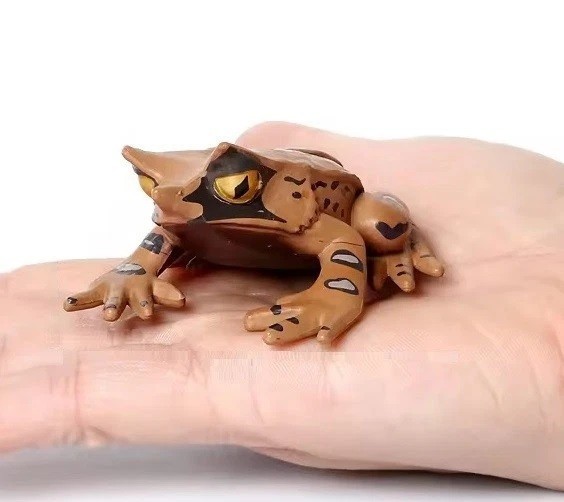 Horned Frog Wild Animal Figure Toy PVC Doll Small Figurine Birthday Gift