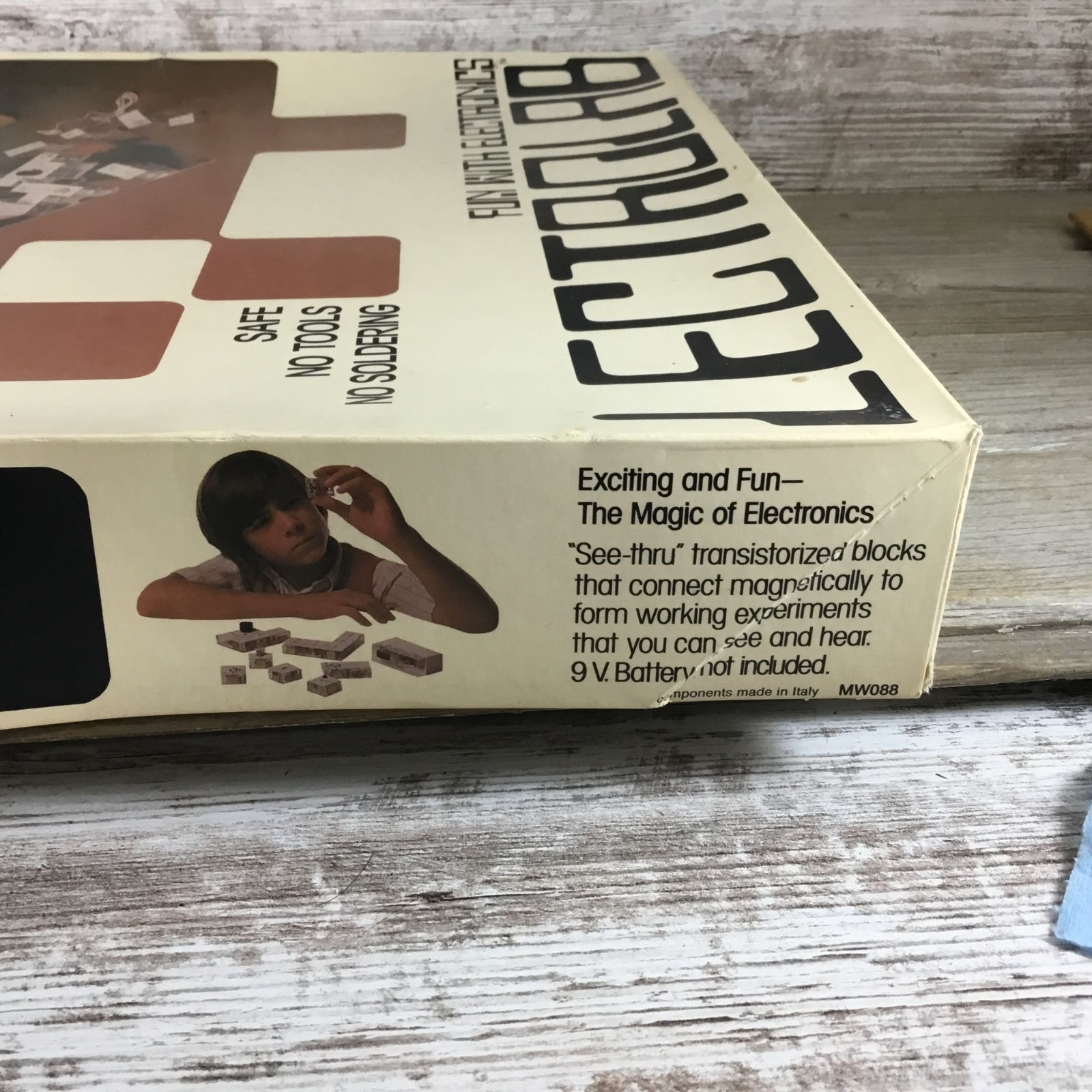 Vintage Lectrolab Fun With Electronics Science Kit 65 Experiments O-I Toledo, OH