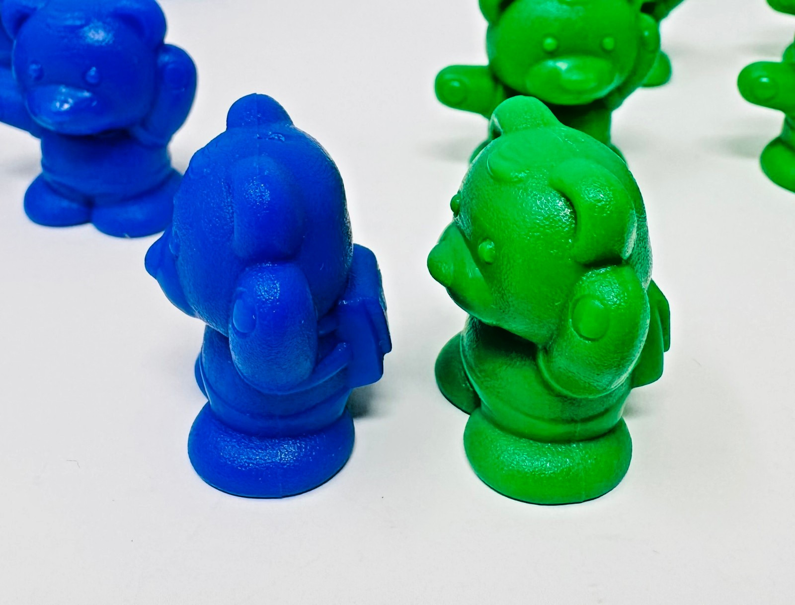 Lot of 170 Plastic Teddy Bear Counters Math Manipulatives Red Yellow Blue Green