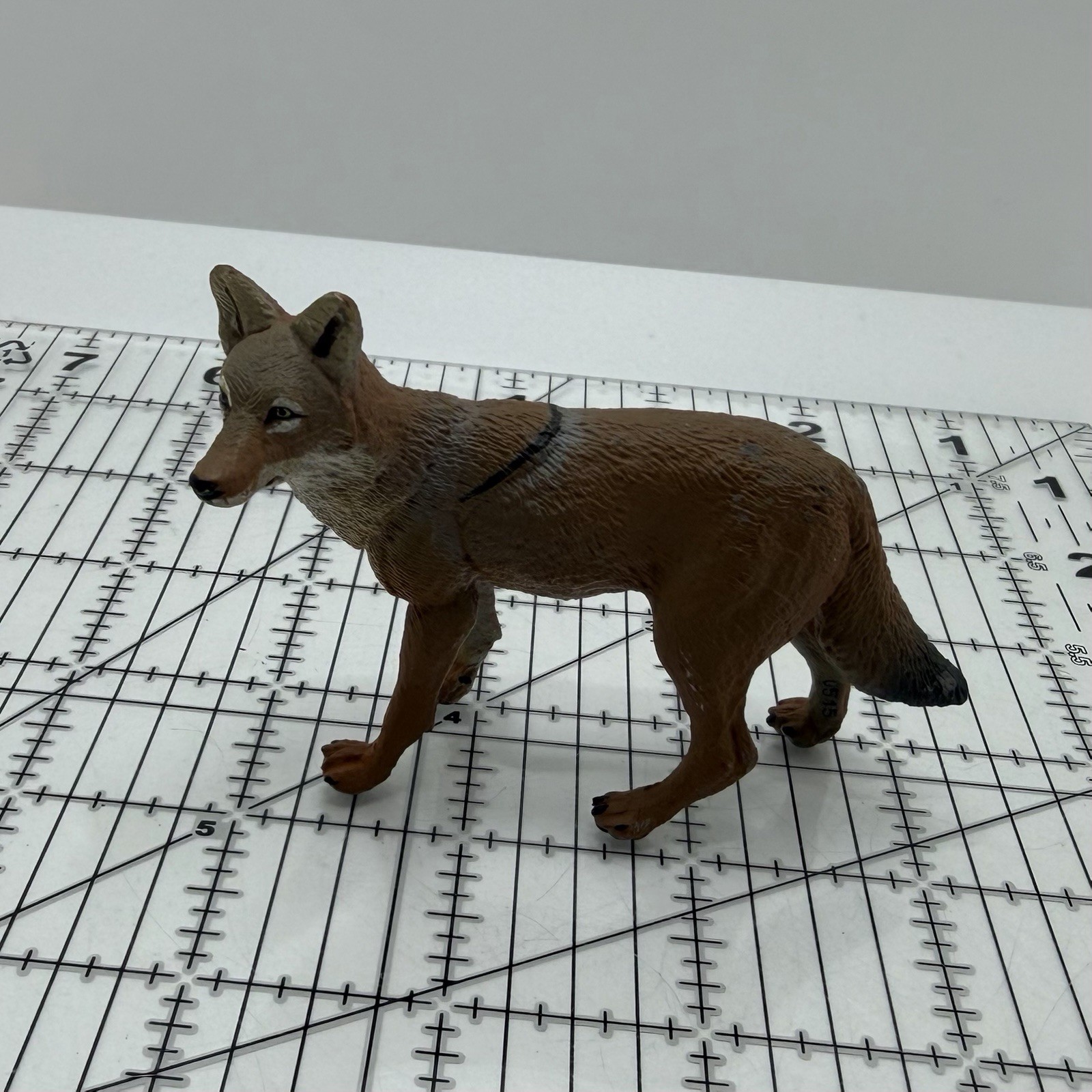 Safari Ltd COYOTE Adult Animal Wildlife Figure 2010