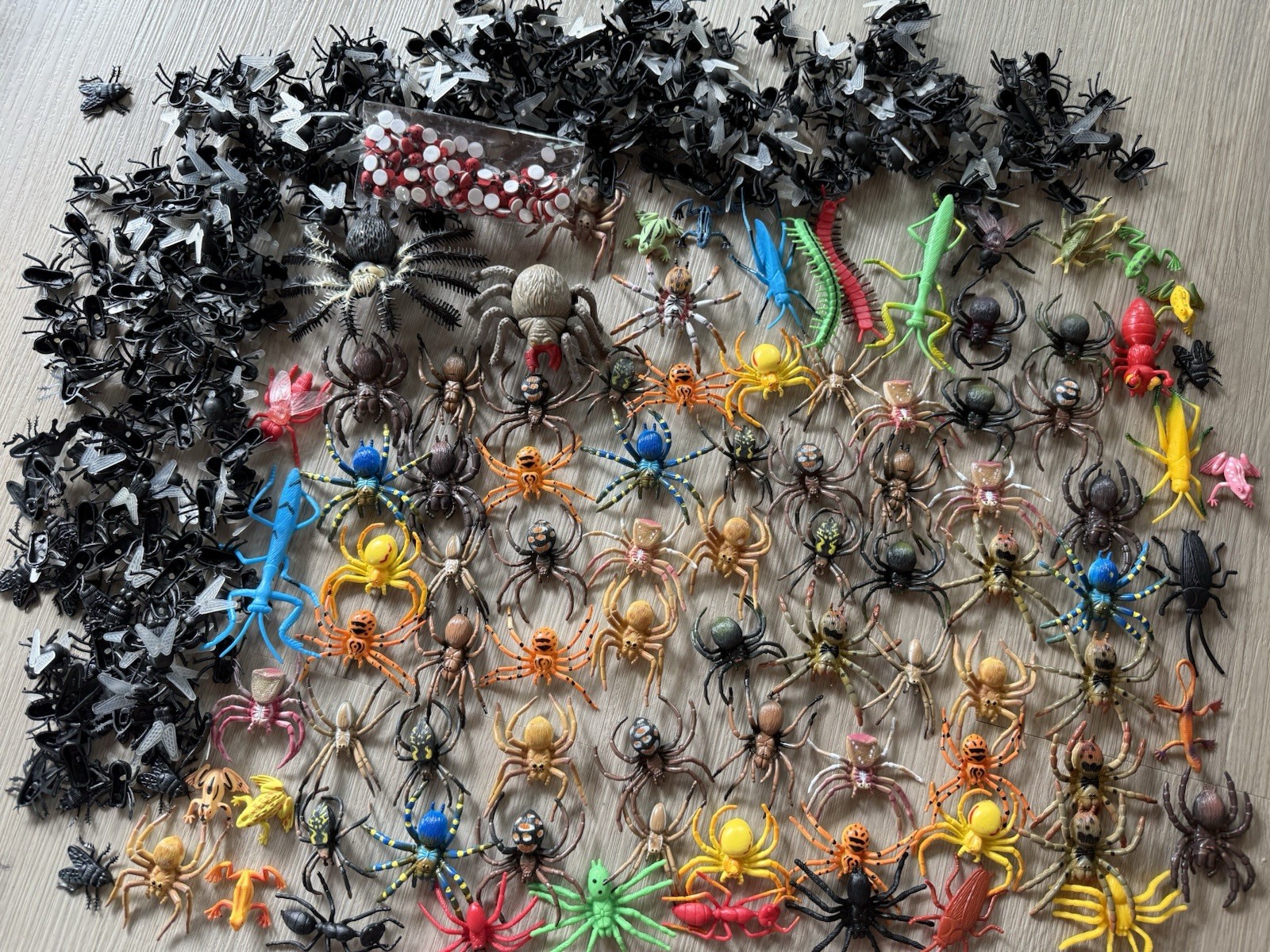 Giant Lot Of Rubber Plastic Insects Bugs Toy Figures Spider Beetle Lizards Flies