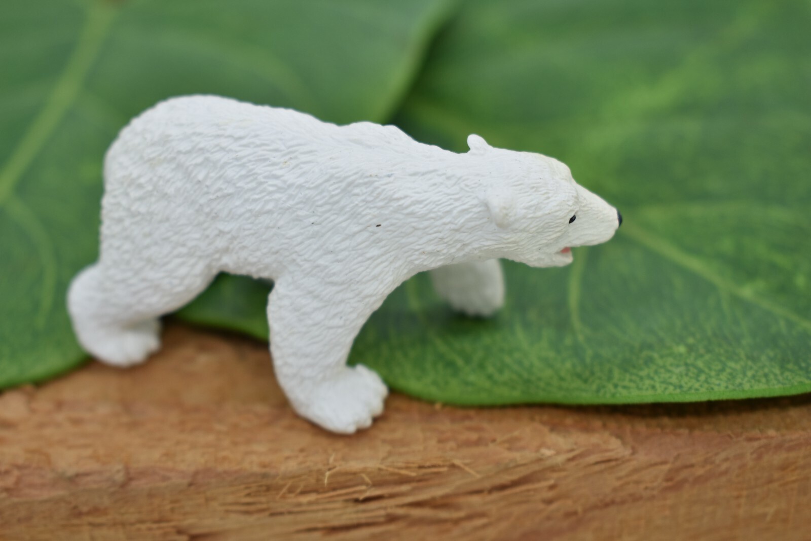 Polar Bear Small Very Nice Plastic Replica 2 1/4 inches long – F3499 B67