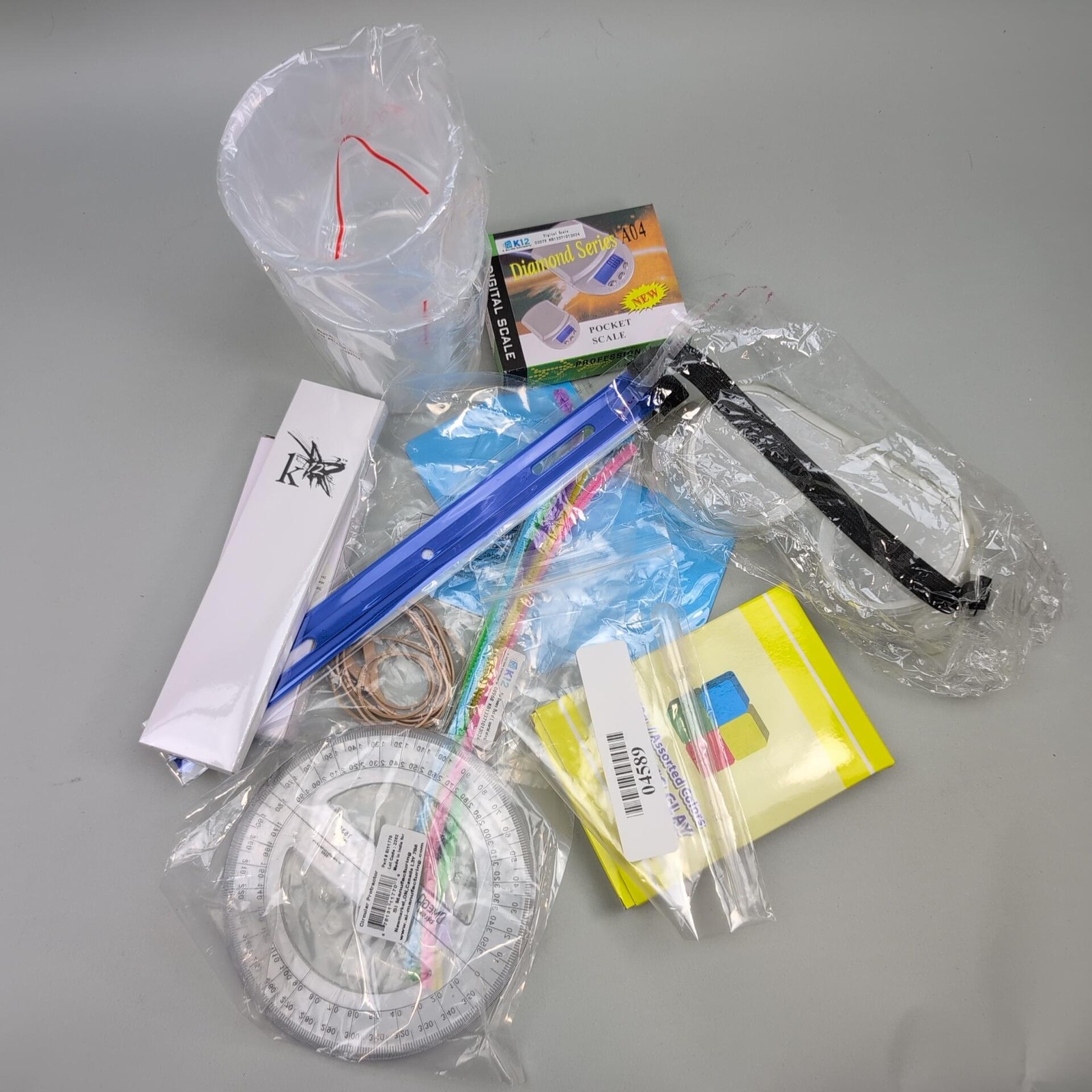 K12 Science Grade 8 V Lab Kit Digital Scale Beaker Ruler Goggles New Kit