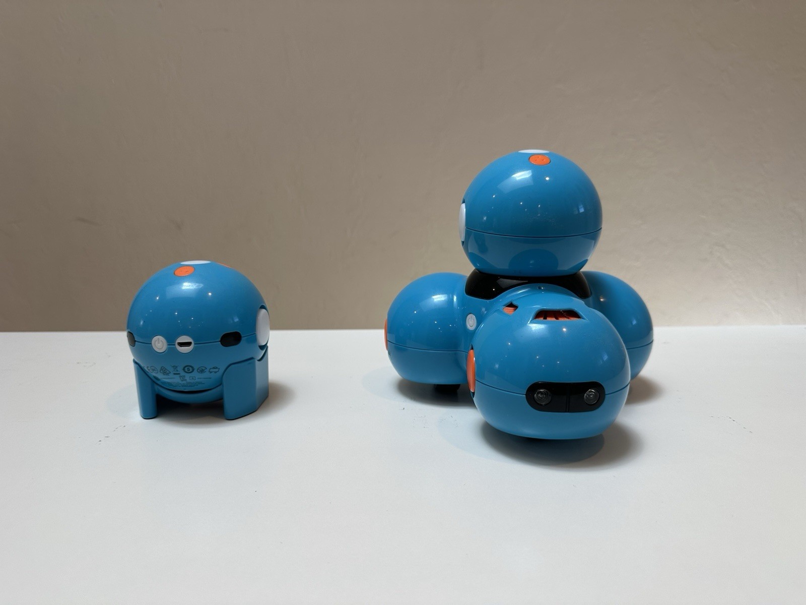 Wonder Workshop Wonder Pack Dash Dot Coding Robots & Dash Challenge Cards