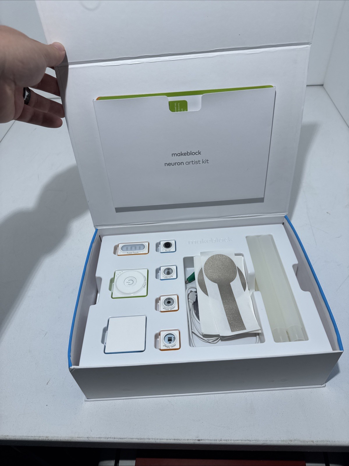 Makeblock Neuron Artist Kit Open Box