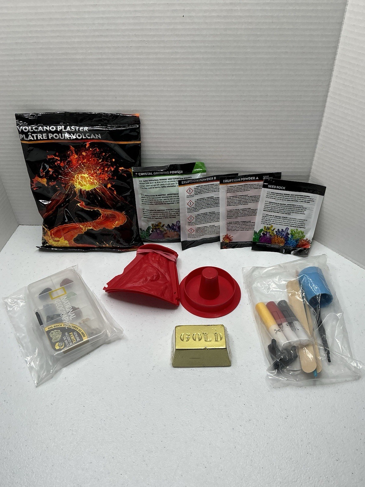 National Geographic Earth Science Kit – STEM Mega Science Series, 15+ Activities