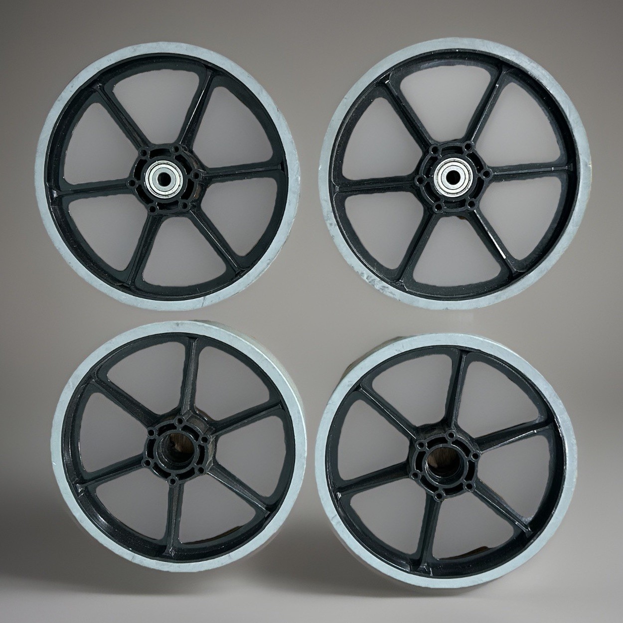 *Set of 4* AndyMark Robotics SmoothGrip Wheels 8″ Diameter 80A Black & Gray