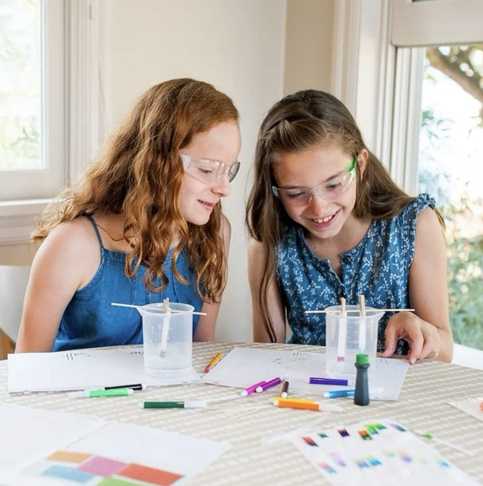 Yellow Scope Girls Science Kit – Art & Science Of Color – Paper Chromatography