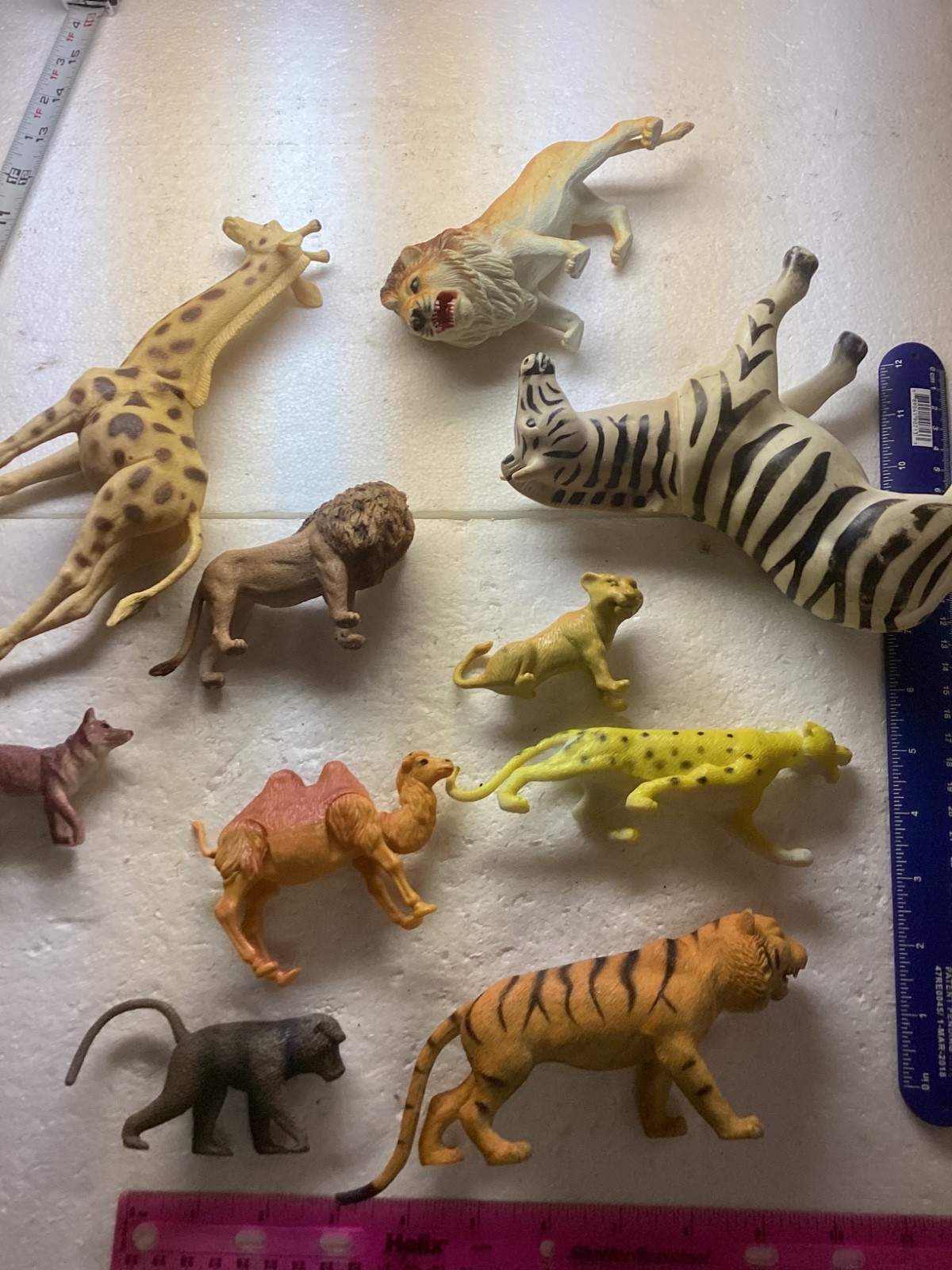 Vintage Mixed Plastic Safari Zoo Jungle Wild Animals Lot of 10.