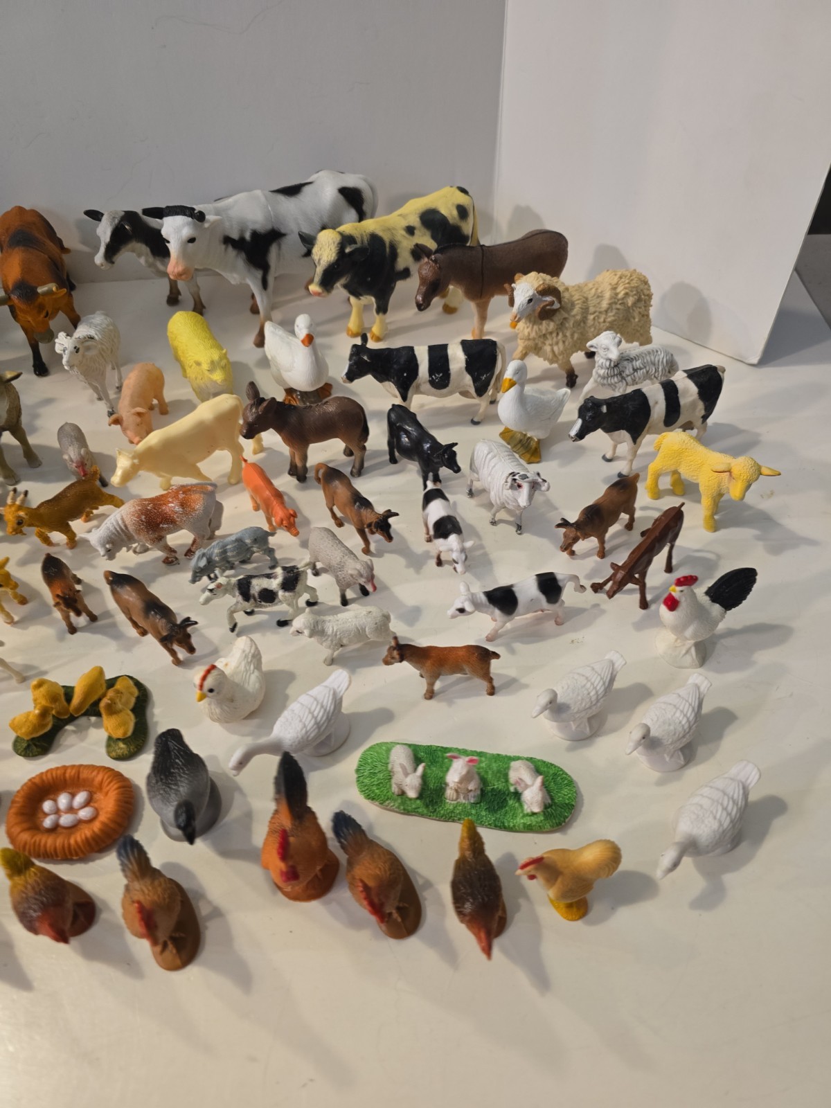 VTG Mixed Lot of PVC & Plastic Farm Animal Figures Big & Mini Cow Chicken Pigs