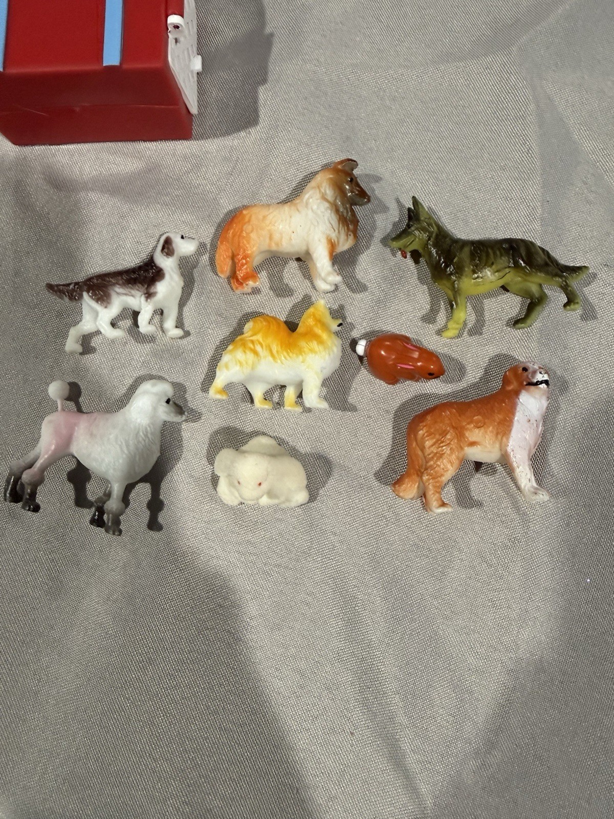 Lot Of 8 Mini Vinyl Plastic Dogs Cats Animal Figures Toys W/ Small Red Carrier