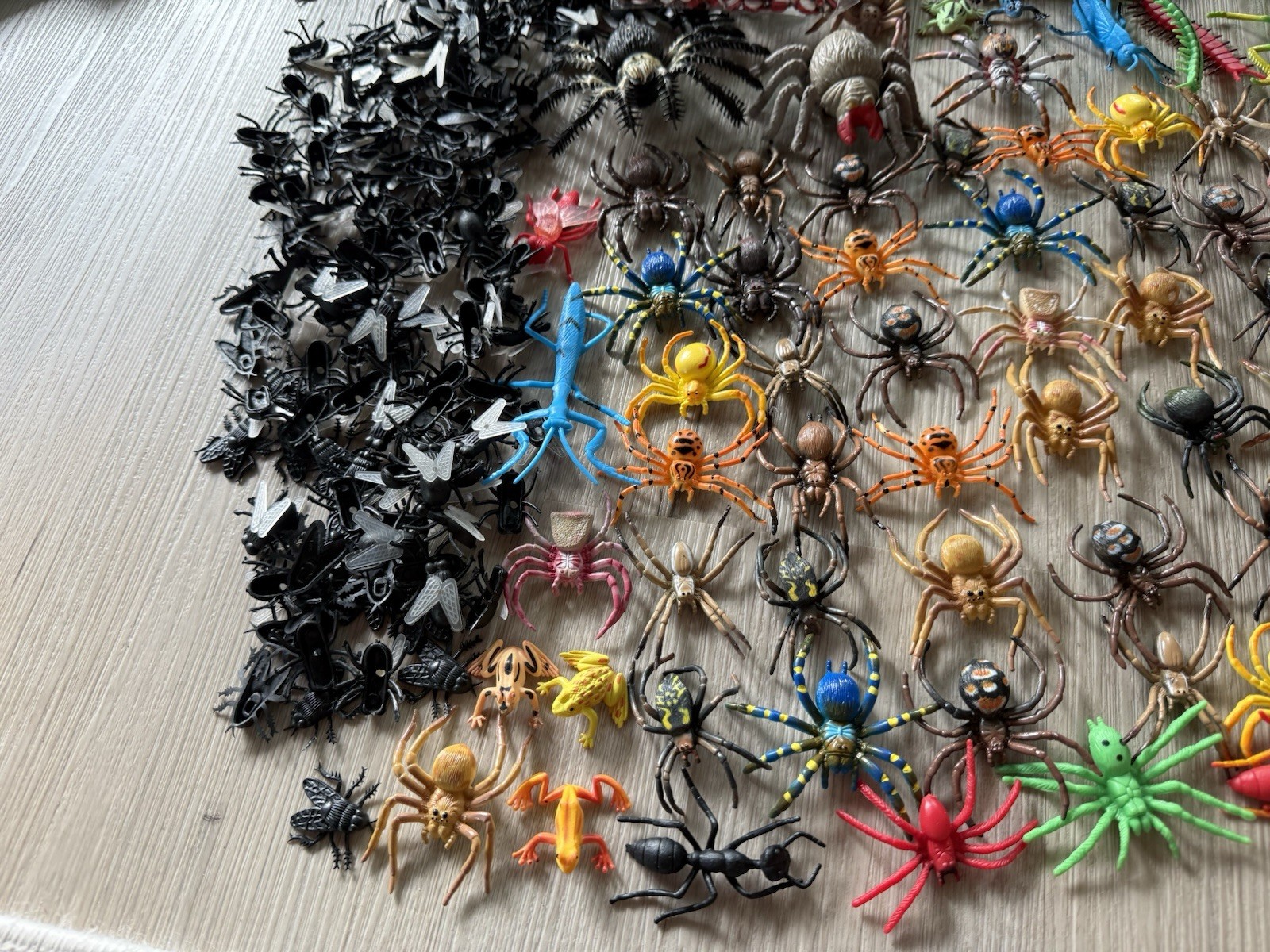 Giant Lot Of Rubber Plastic Insects Bugs Toy Figures Spider Beetle Lizards Flies