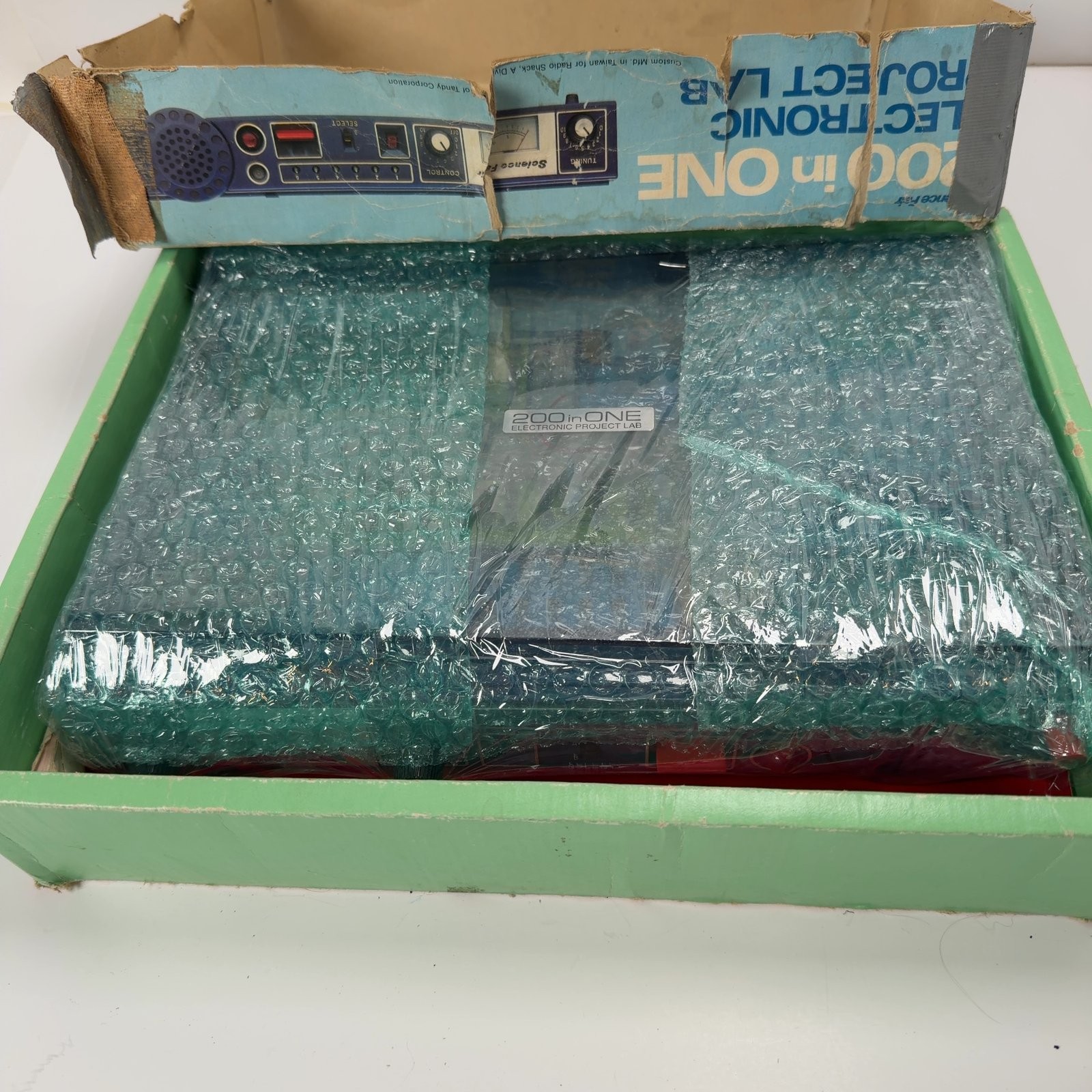 Science Fair 200 in One Electronic Project Lab Kit Vintage Educational Toy