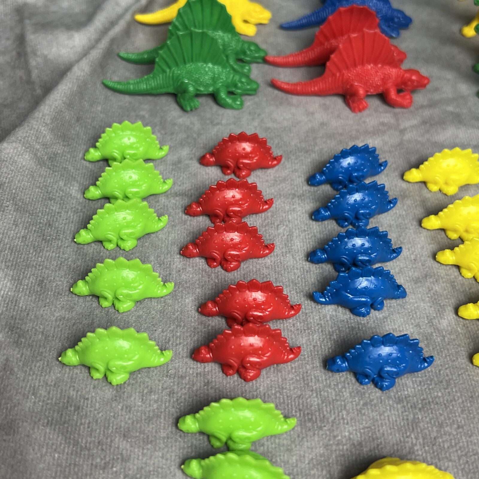 Macmillan Early Skills Dinosaur Counters Manipulative Ages 4 & Up Vtg B14