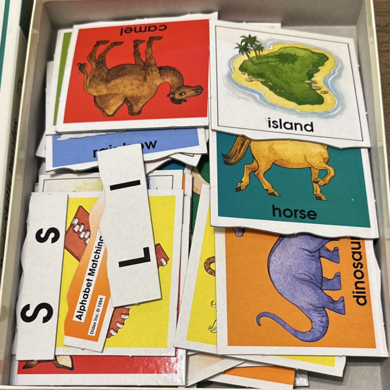 Didax Alphabet Basic Skills Puzzles Hands-On Phonics 26 Self-Matching