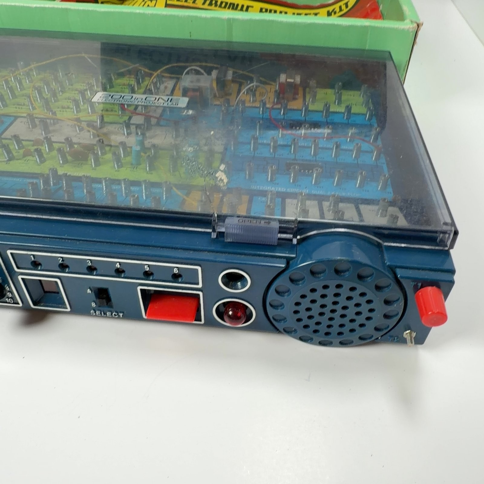 Science Fair 200 in One Electronic Project Lab Kit Vintage Educational Toy